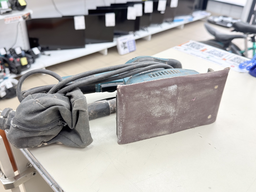 Шлифовальная машина Makita BO3710