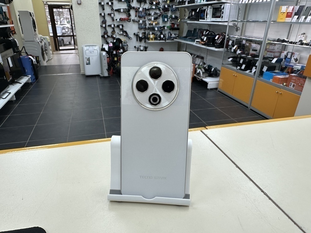 Смартфон Tecno SPARK 30 8/128