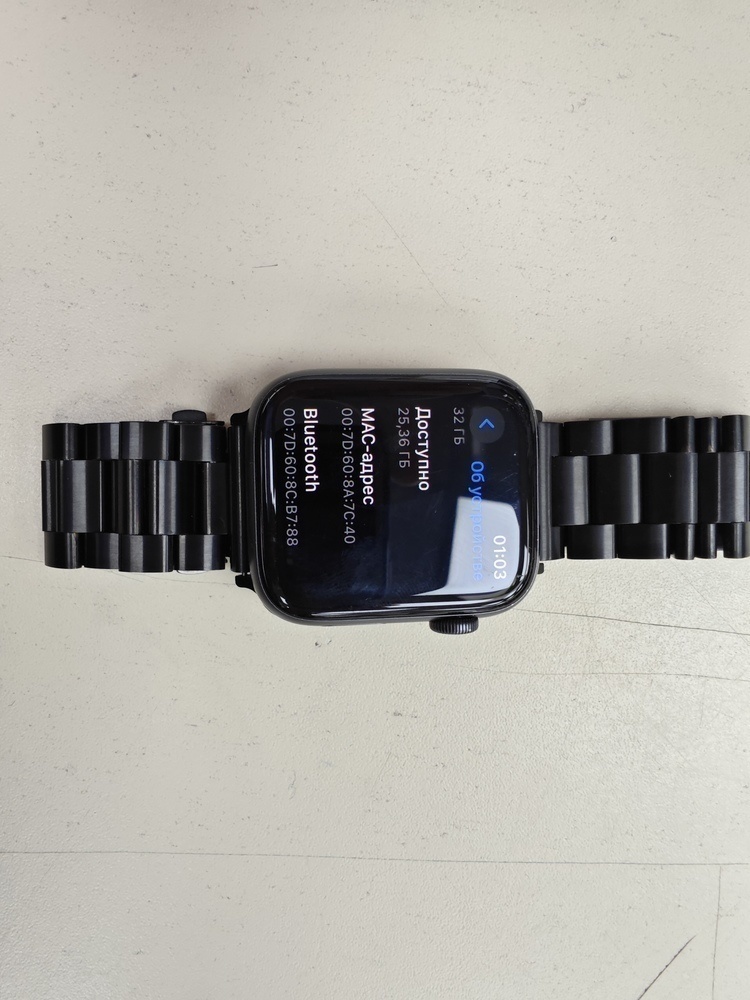 Смарт-часы Apple Watch SE 2020 44mm