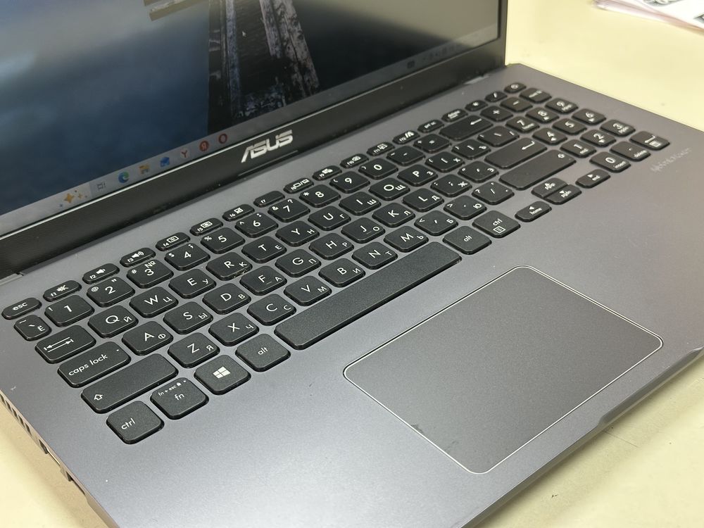 Ноутбук ASUS; Pentium 5405U, Intel UHD Graphics 610, 4 Гб, 120 Гб, Нет