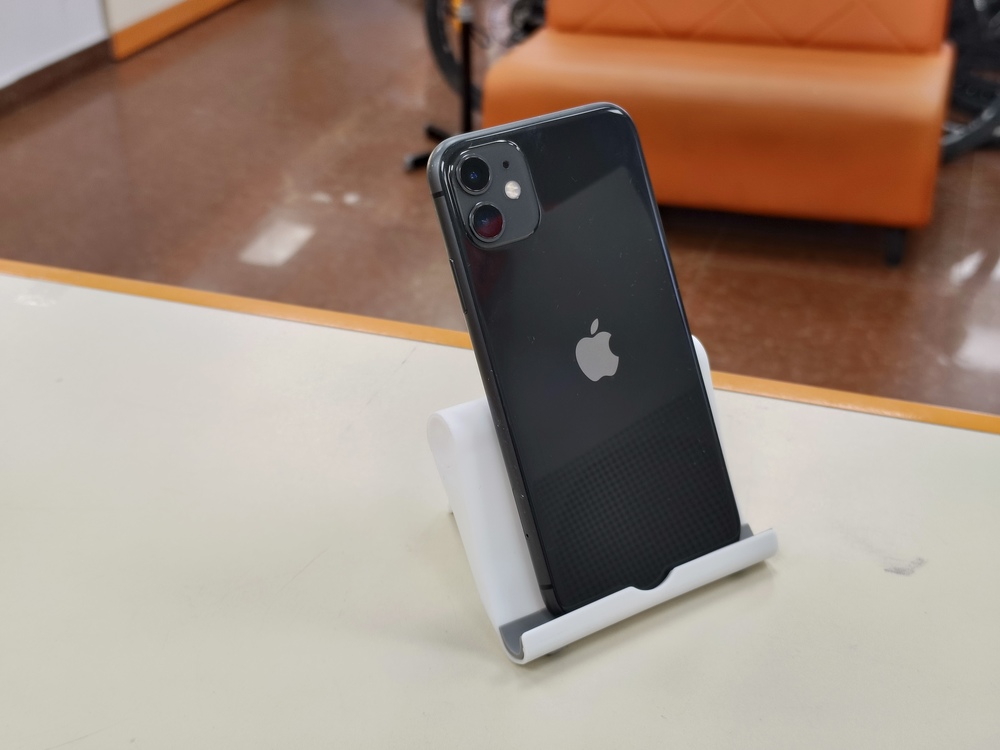 Смартфон Apple iPhone 11 64Gb