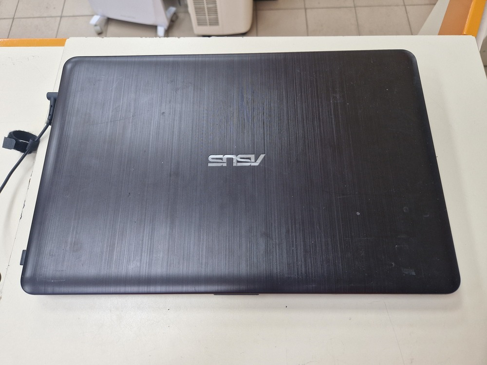 Ноутбук ASUS X540S; Pentium N3700,  Intel(R) Graphics, 2 Гб, 256 Гб, Нет
