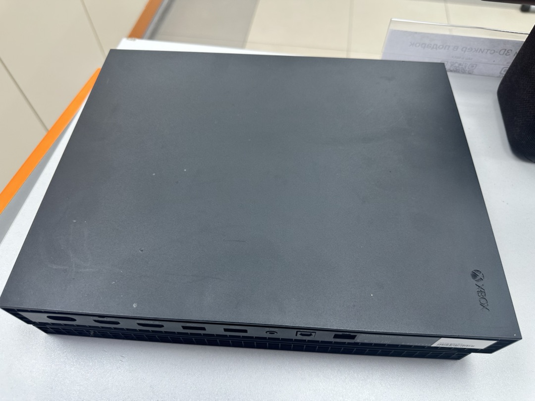 Игровая приставка Xbox One X 1Tb
