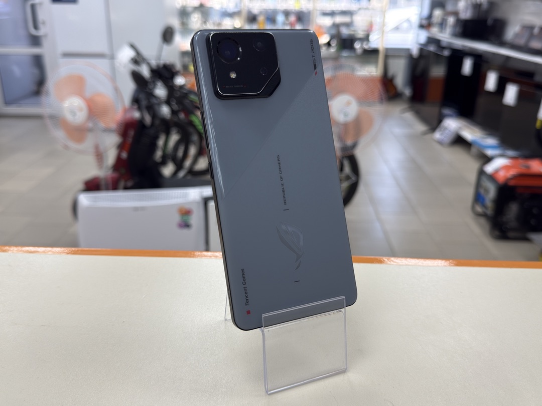 Смартфон Asus Rog Phone 8 16/256