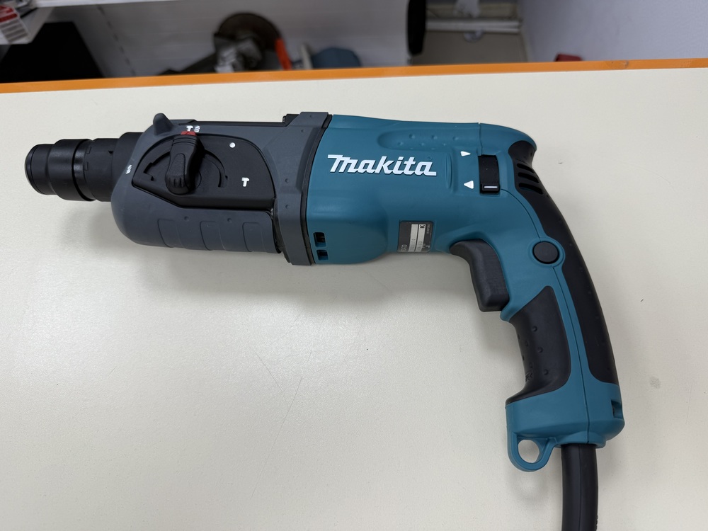 Перфоратор Makita HR2470