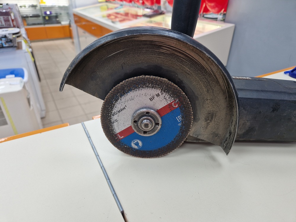 Угловая шлифмашина Ferm AGM1119Р