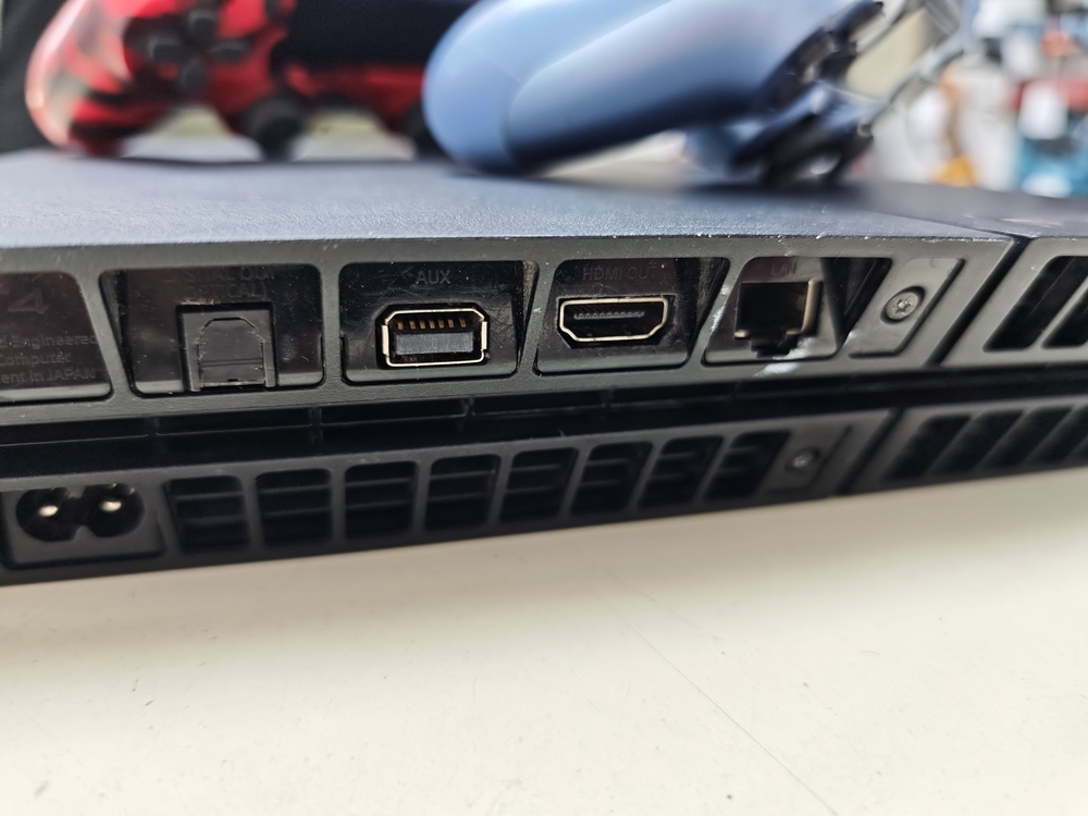 Игровая приставка PlayStation 4 FAT 1Tb