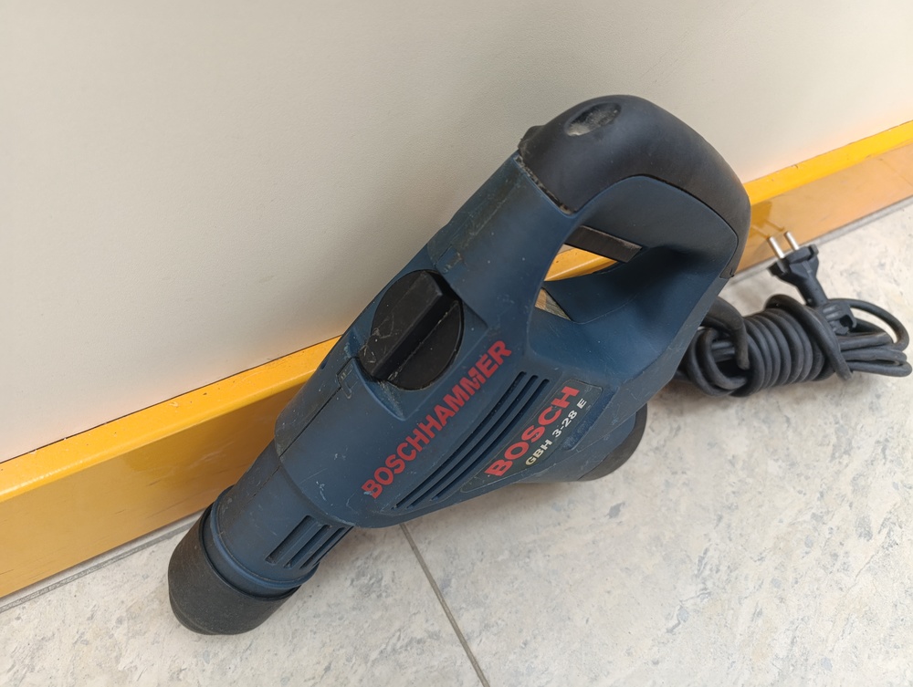 Перфоратор Bosch GBH3-28E