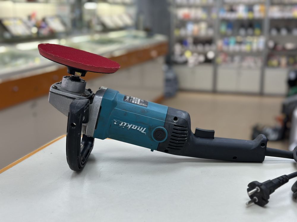 Полировальная машина Makita 9227CB