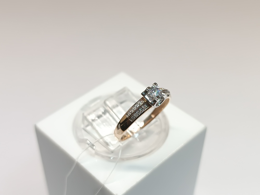 КОЛЬЦО С КАМНЯМИ (Au 585)