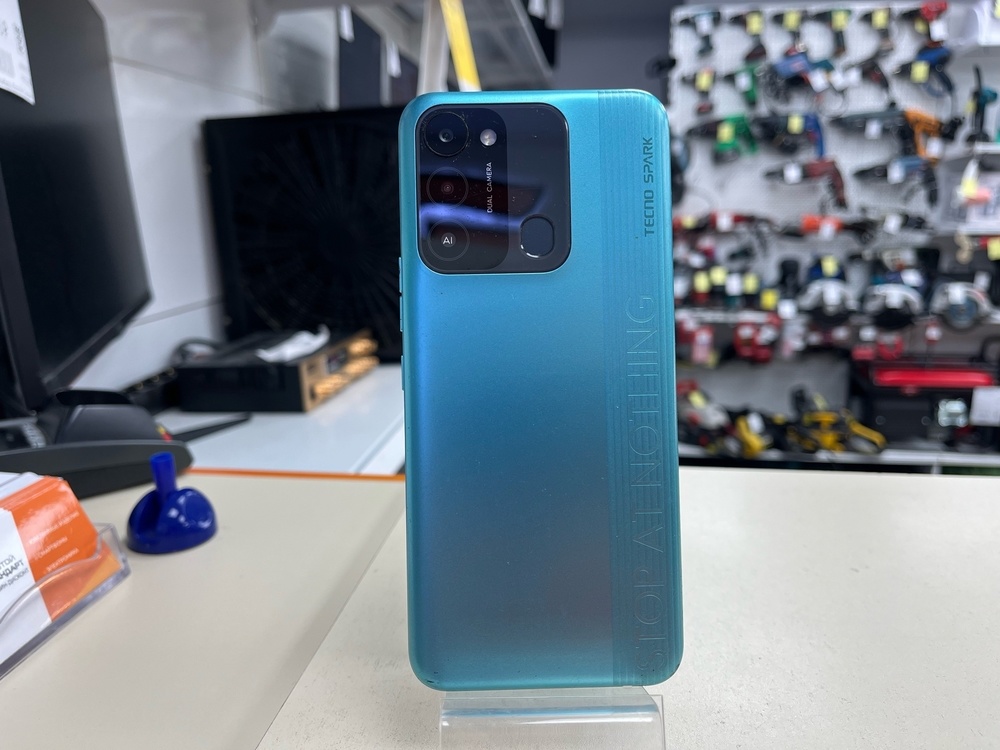 Смартфон Tecno Spark 8C 4/64
