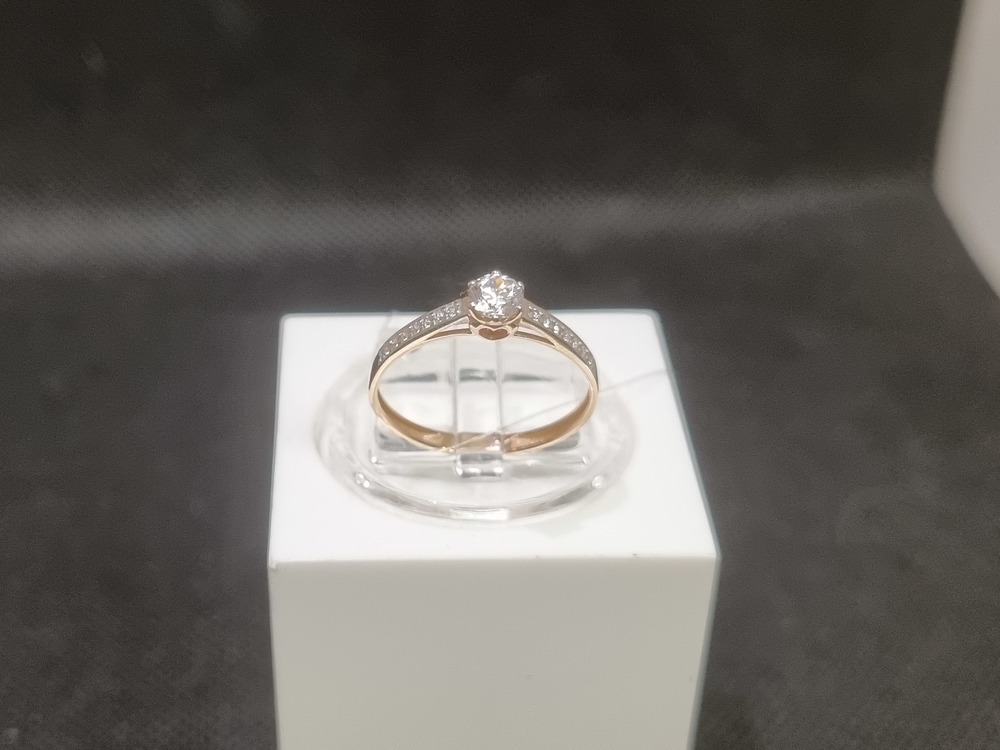 КОЛЬЦО С КАМНЯМИ (Au 585)