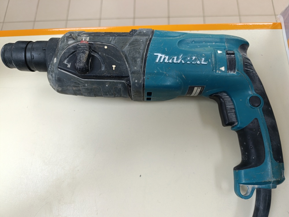 Перфоратор Makita HR2470