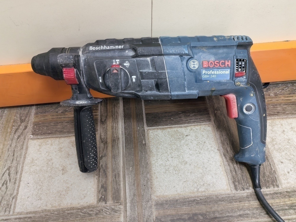 Перфоратор Bosch GBH 240