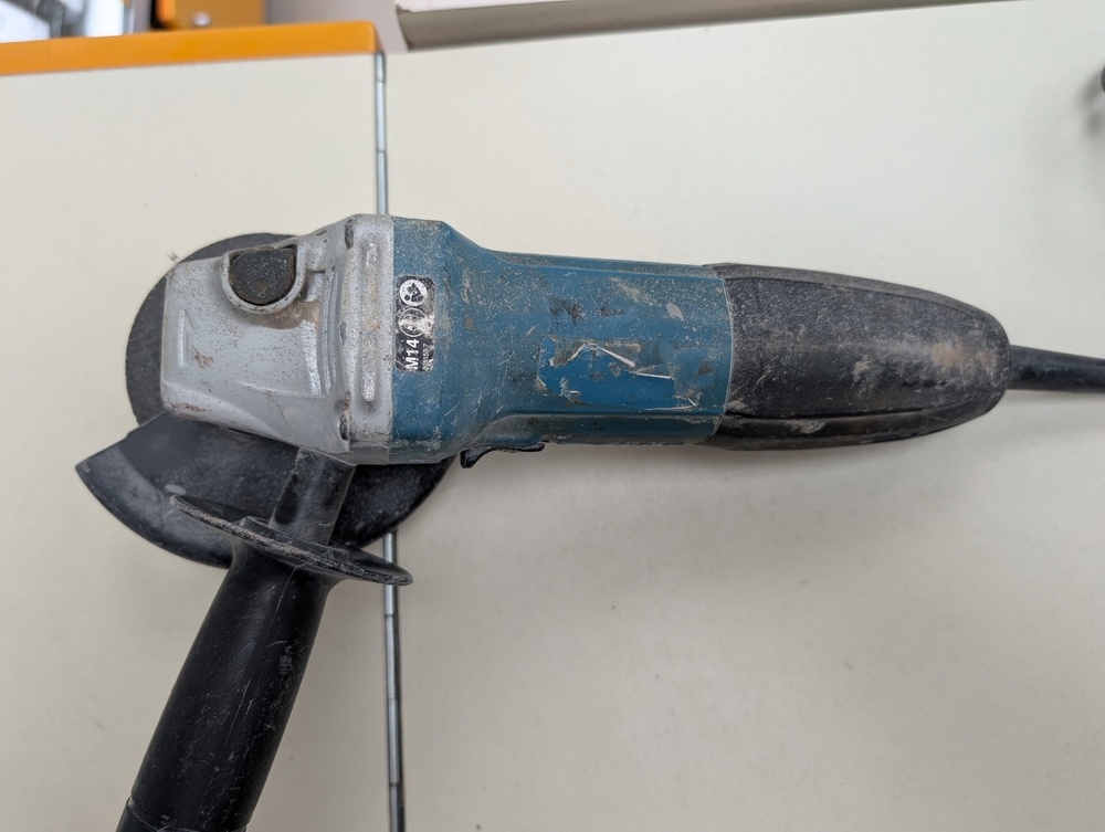 Угловая шлифмашина Makita GA5030.