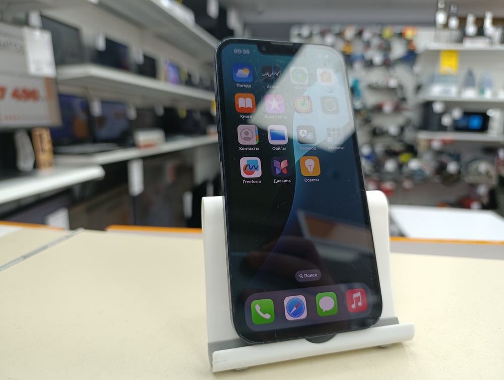 Смартфон Apple iPhone 13 128Gb