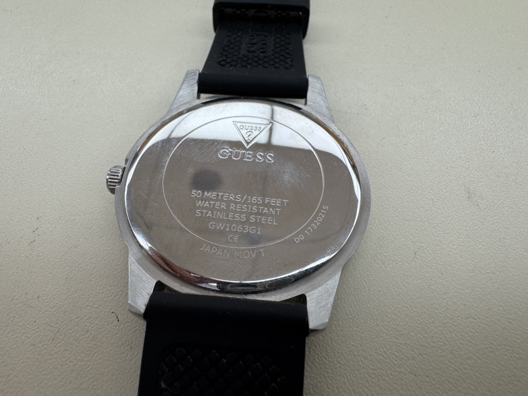 Часы наручные GUESS GW1063G1