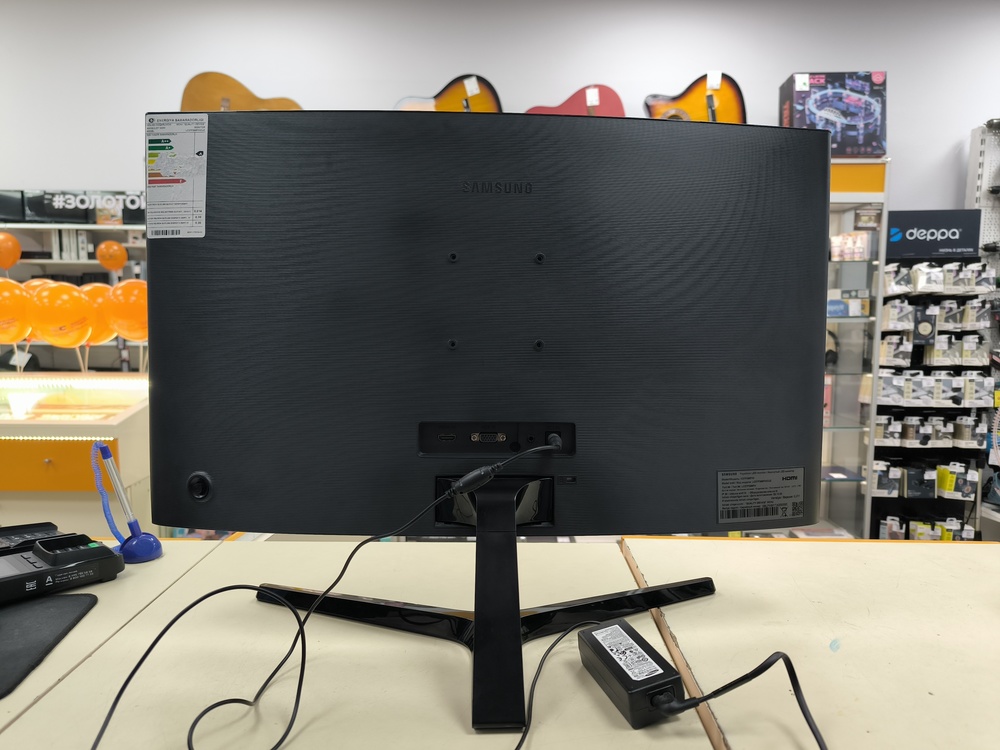 Монитор Samsung LC27F396FHICUZ