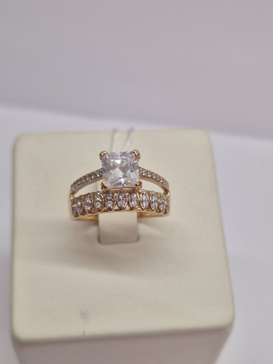 КОЛКМИ585 КОЛЬЦО С КАМНЯМИ (Au 585)