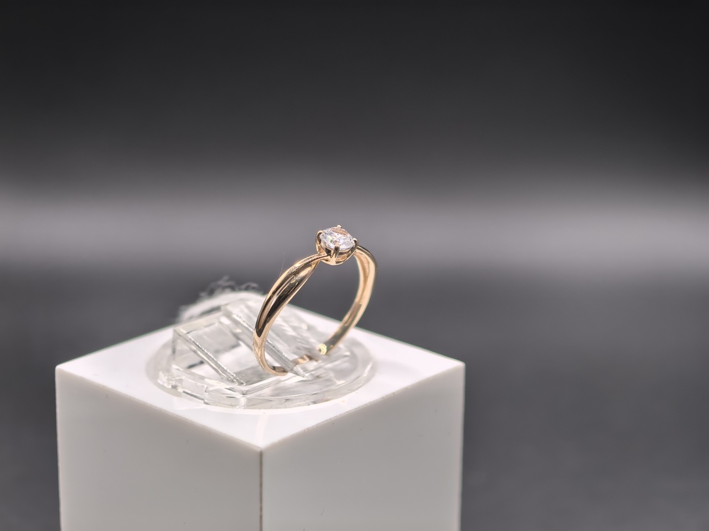 КОЛКМ585 КОЛЬЦО С КАМНЕМ (Au 585)