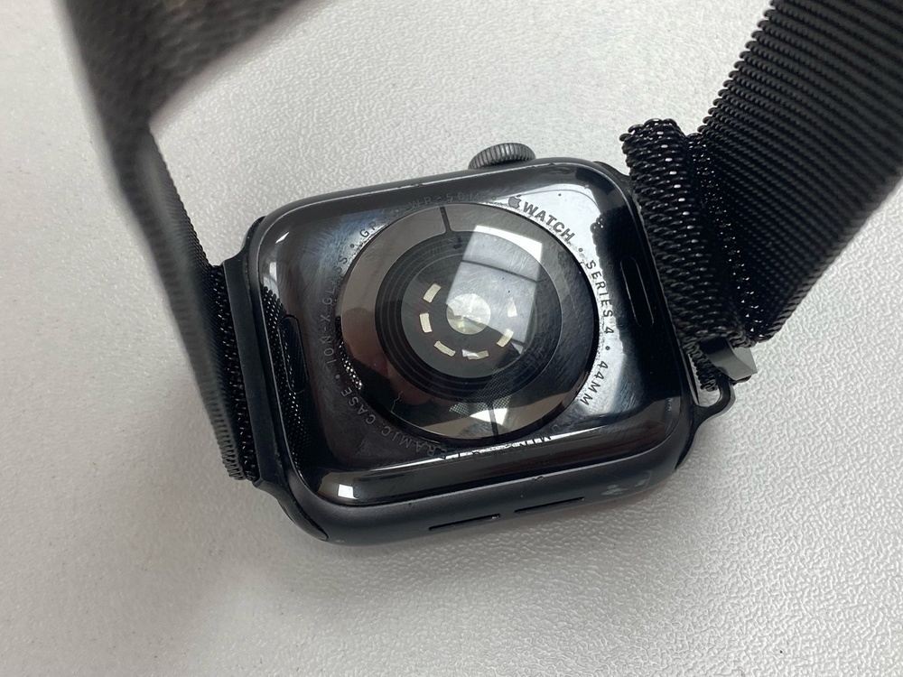 Смарт-часы Apple Watch Series 4 44 мм