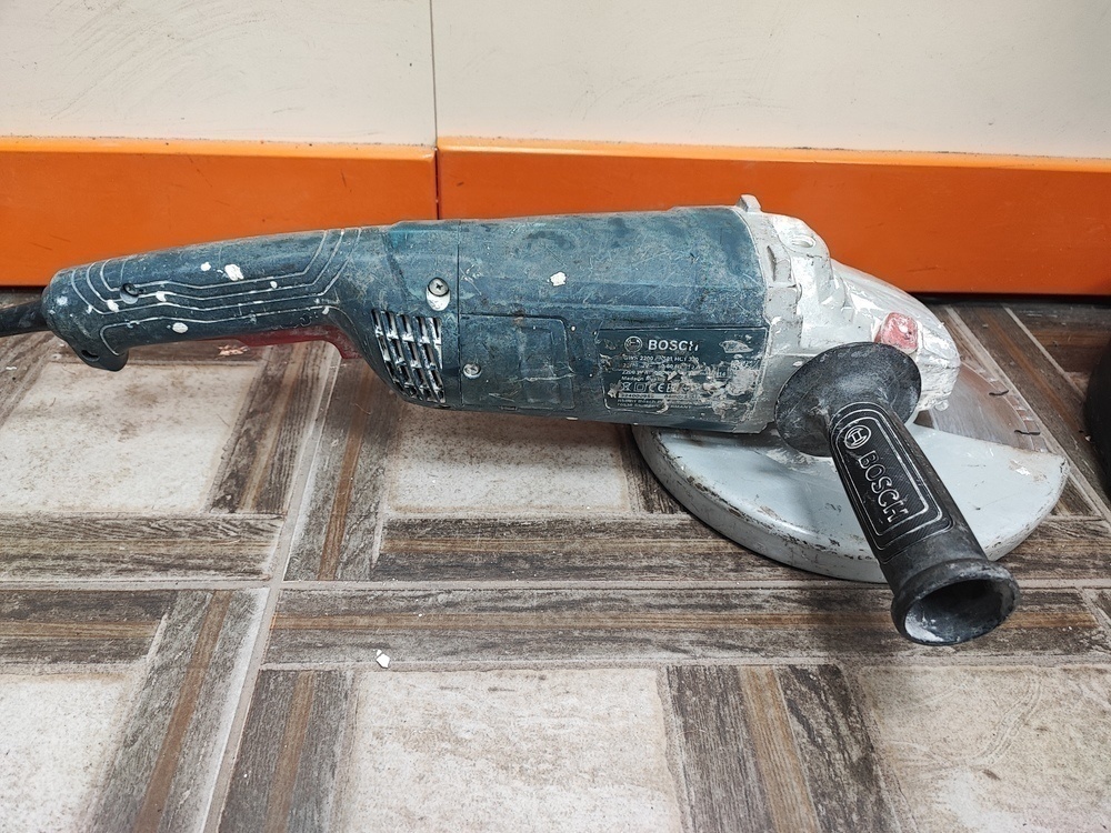 Угловая шлифмашина Bosch GWS22-230