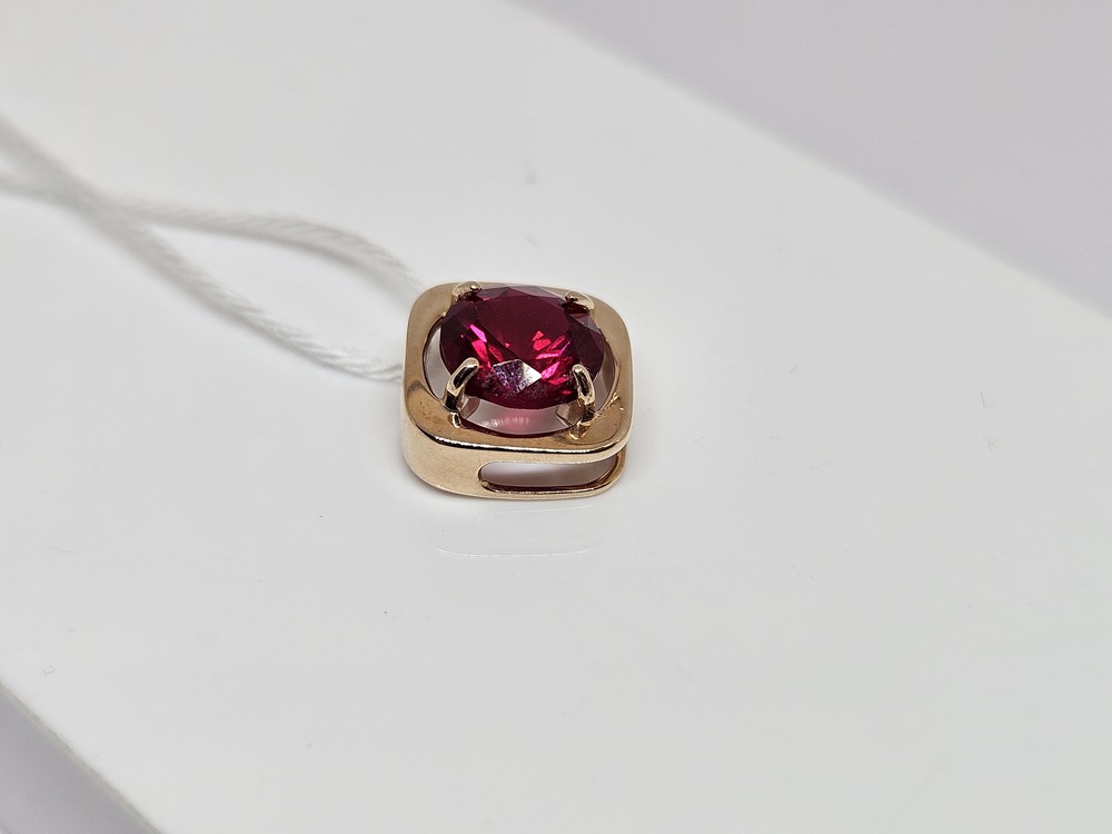 ПОДВЕСКА С КАМНЕМ (Au 585)