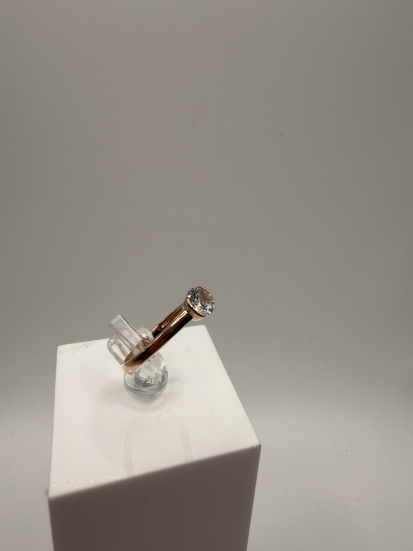 КОЛКМ585 КОЛЬЦО С КАМНЕМ (Au 585)