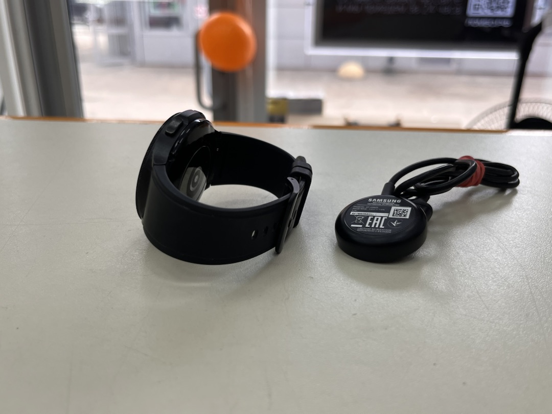 Смарт-часы Samsung Galaxy Watch 4 40mm