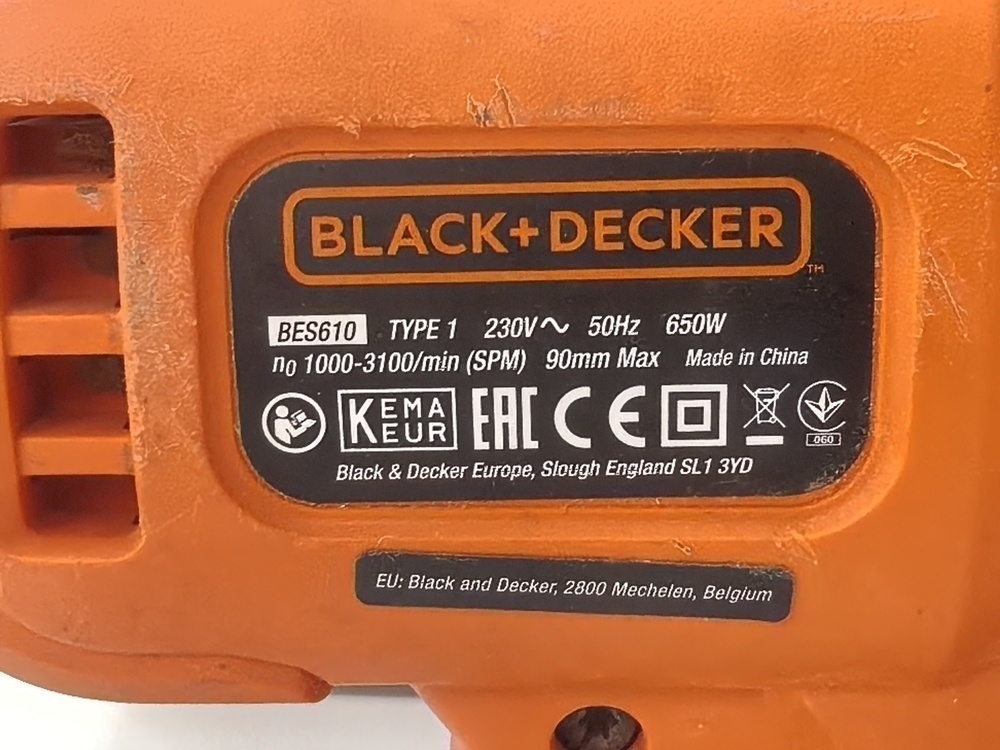 Лобзик Black & Decker BES610;