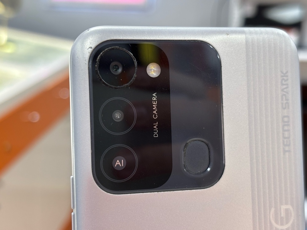 Смартфон Tecno Spark 8C 4/64