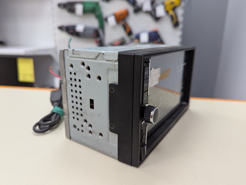 Автомагнитола Swat AHR-7040