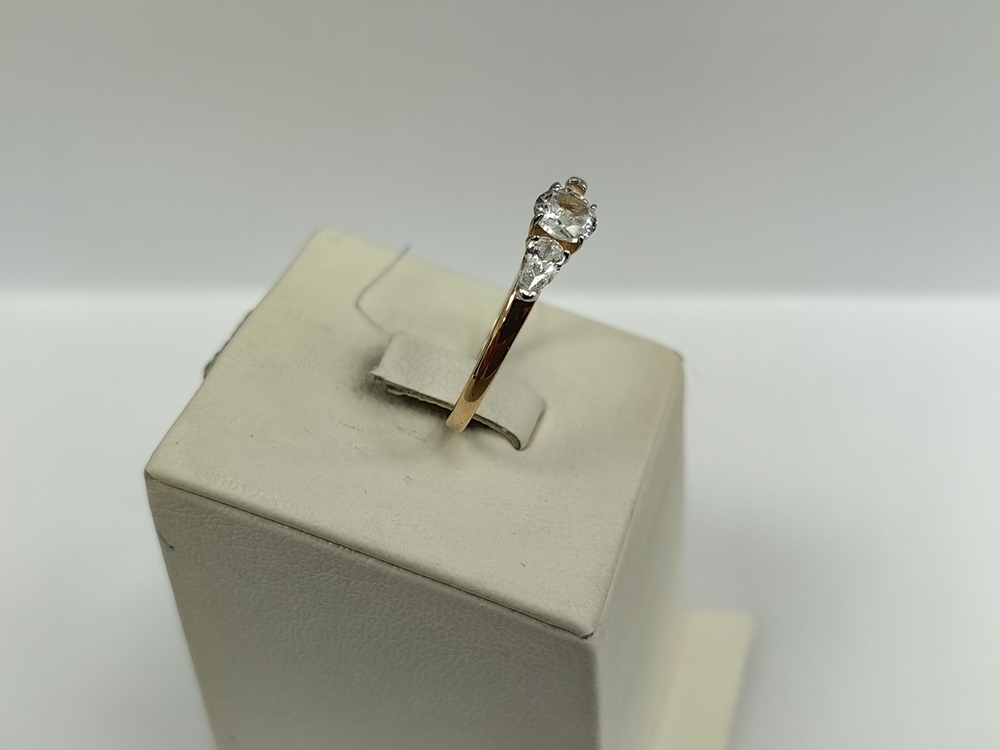 КОЛЬЦО С КАМНЯМИ (Au 585)