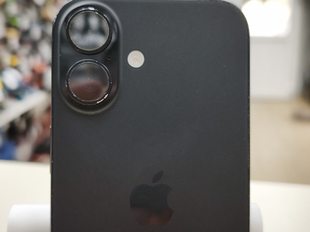 Смартфон Apple Iphone 16 128Gb