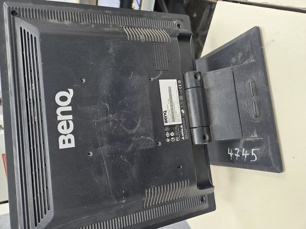 Монитор BenQ FP73I