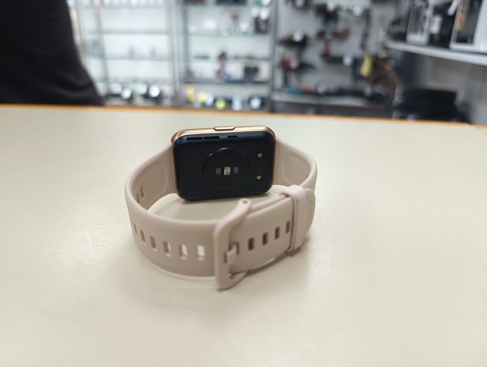 Смарт-часы Huawei WATCH FIT 2