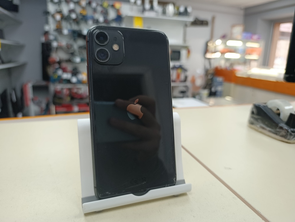 Смартфон Apple iPhone 11 64Gb