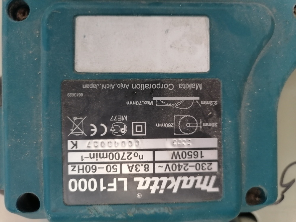 Торцовочная пила Makita LF1000