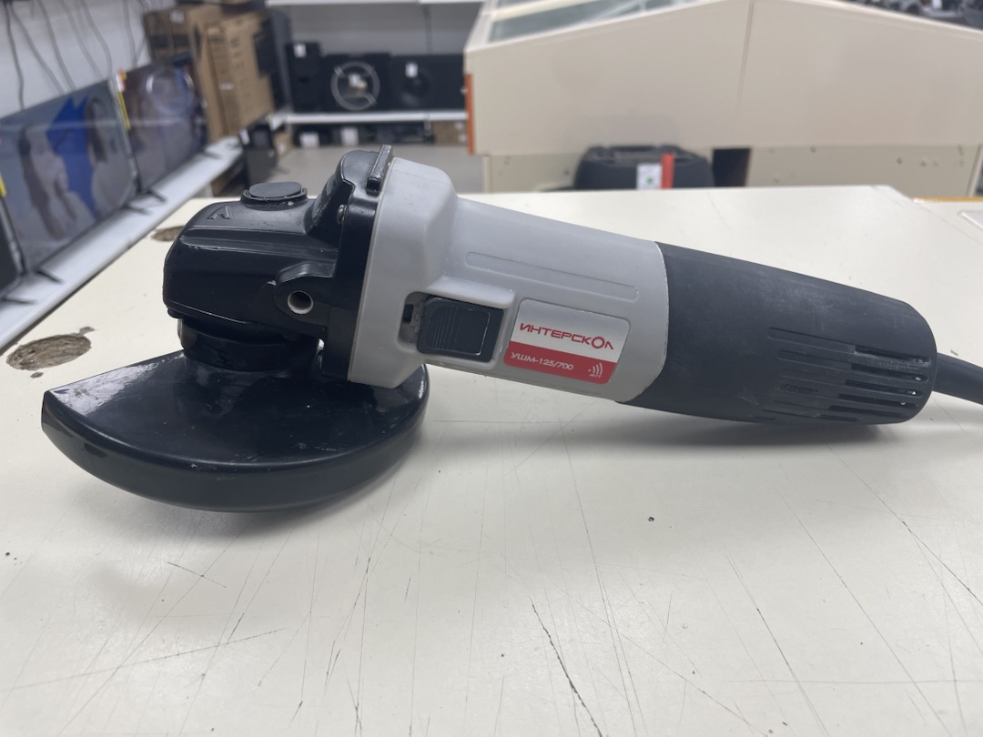 Угловая шлифмашина Интерскол 125/700