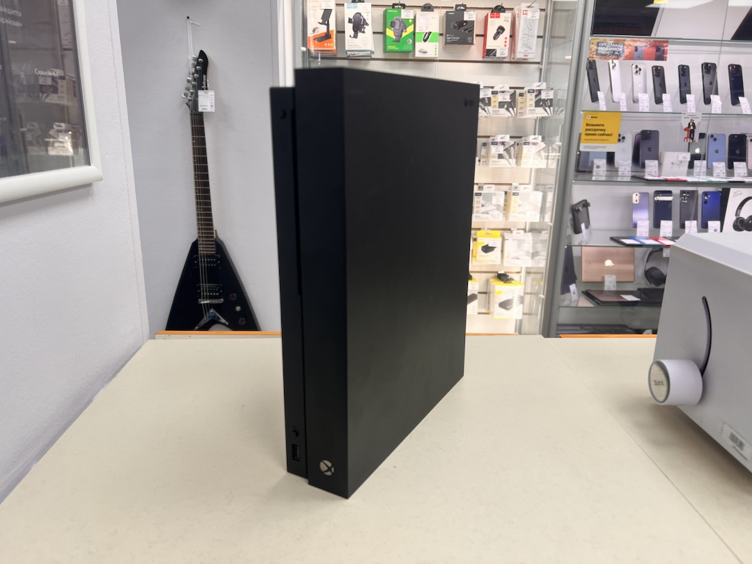 Игровая приставка Xbox One X 1Tb