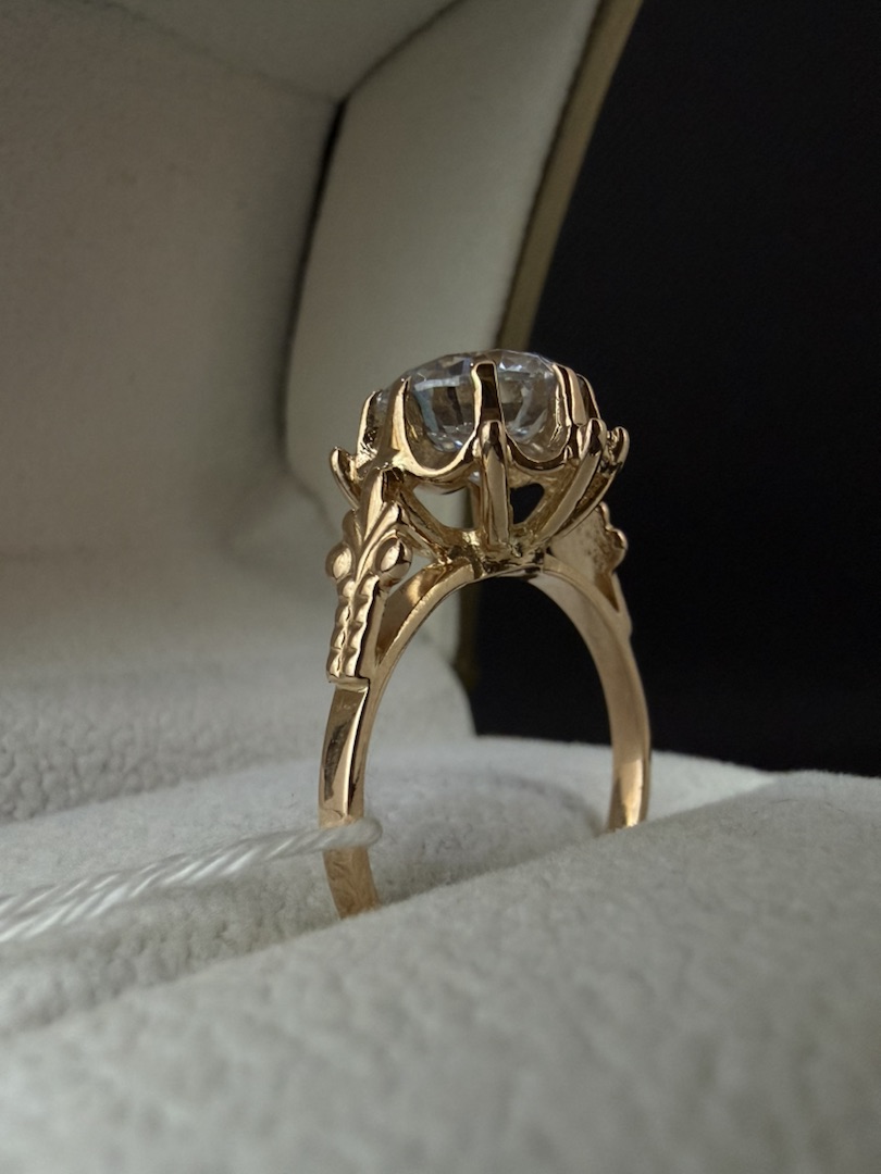 КОЛКМ583 КОЛЬЦО С КАМНЕМ (Au 583)