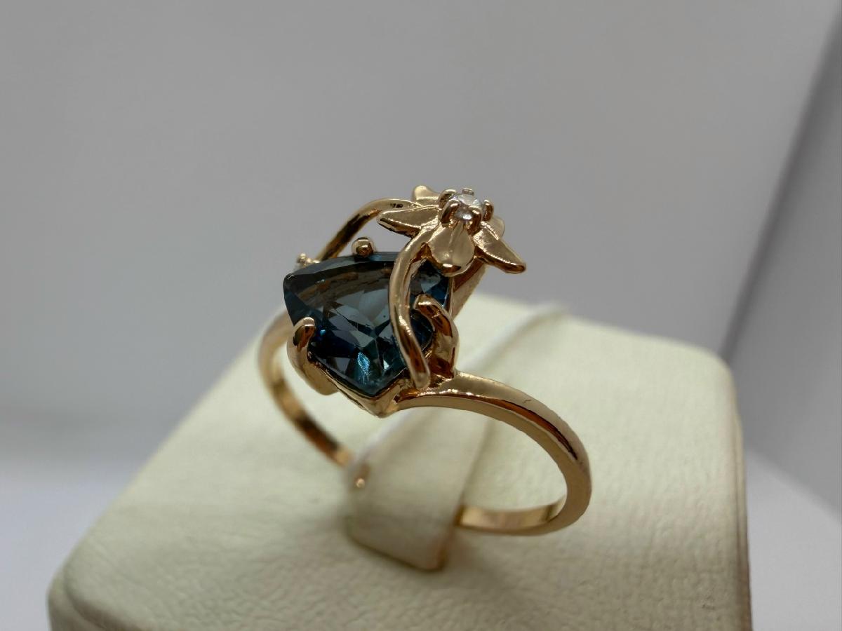 КОЛКМИ585 КОЛЬЦО С КАМНЯМИ (Au 585)