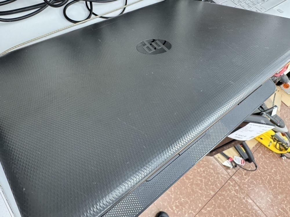 Ноутбук HP; A6-6310, Radeon R5 M200, 8 Гб, Нет, 1 Tb