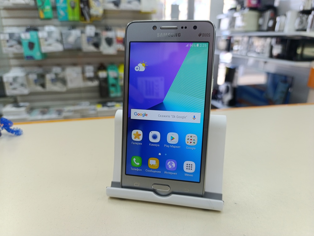 Смартфон Samsung Galaxy J2 Prime