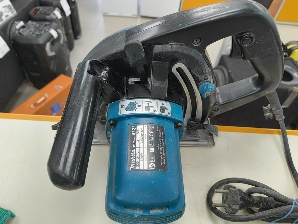 Дисковая пила Makita 4131