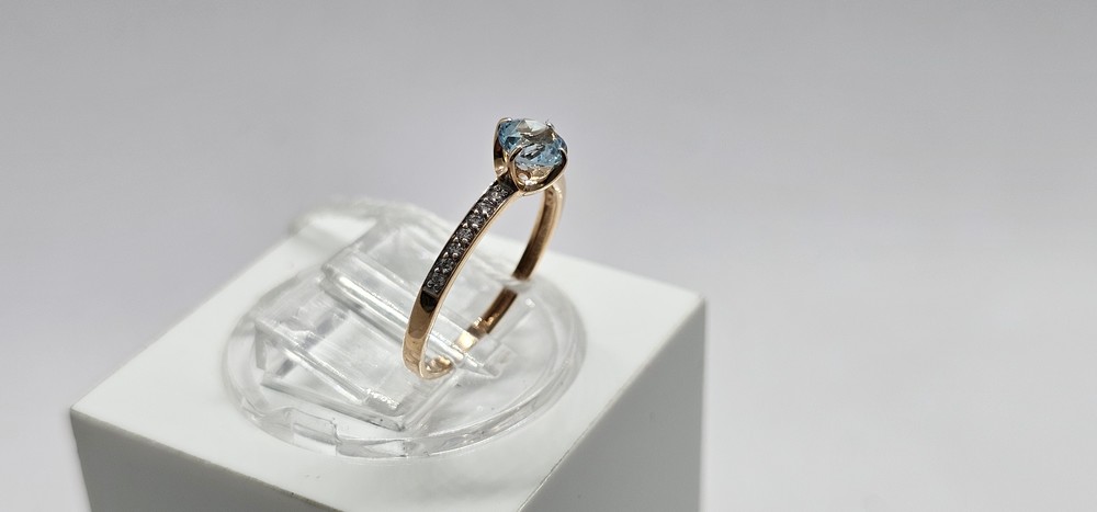 КОЛЬЦО С КАМНЯМИ (Au 585)