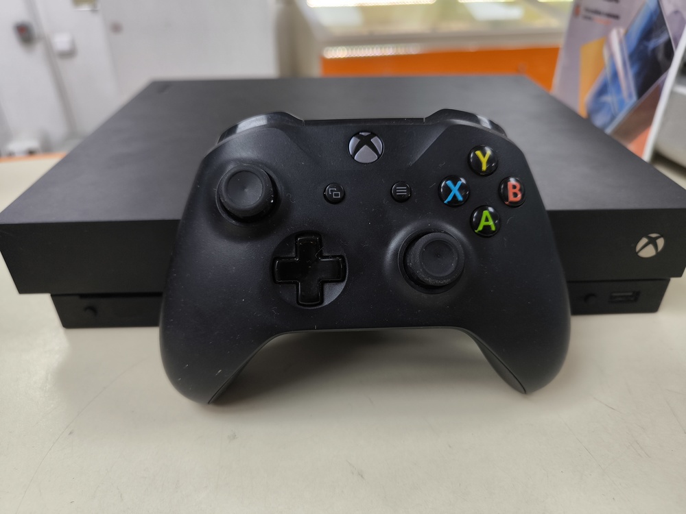 Игровая приставка Xbox One X 500Gb