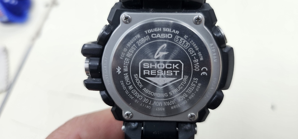 Часы наручные Casio GST-B100-1ADR