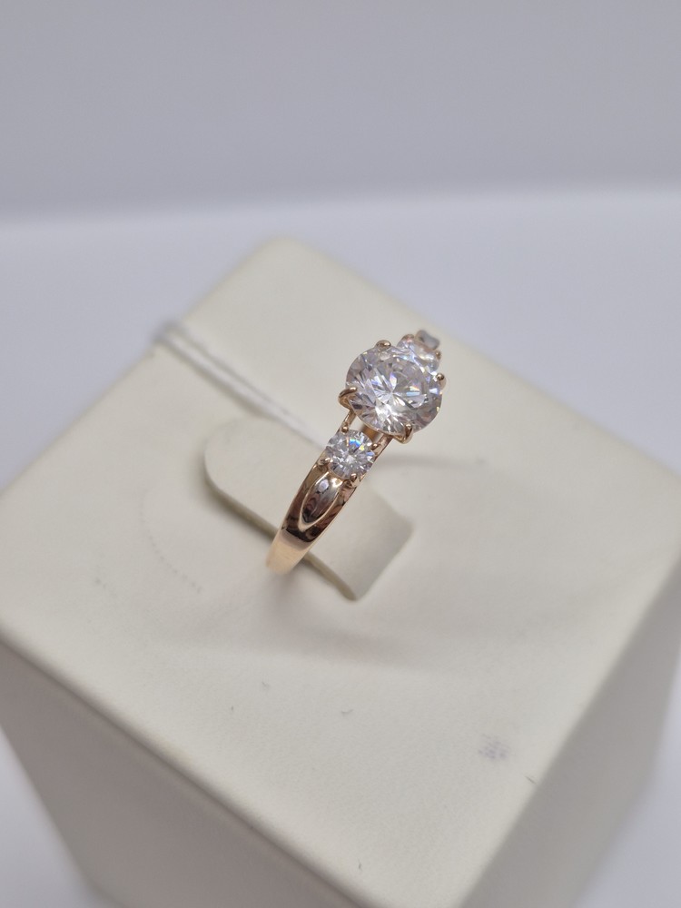 КОЛЬЦО С КАМНЯМИ (Au 585)