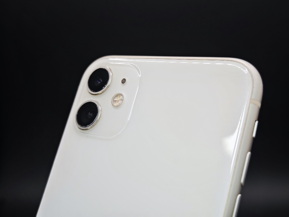 Смартфон Apple iPhone 11 64Gb